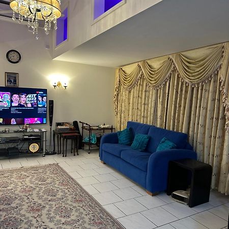 Amazing Gantshill Studio Annexe & Free Parking Redbridge ภายนอก รูปภาพ